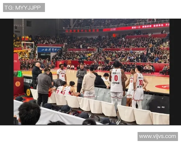 广州队与山东泰山中超争冠之战谁能笑到最后引发球迷热议